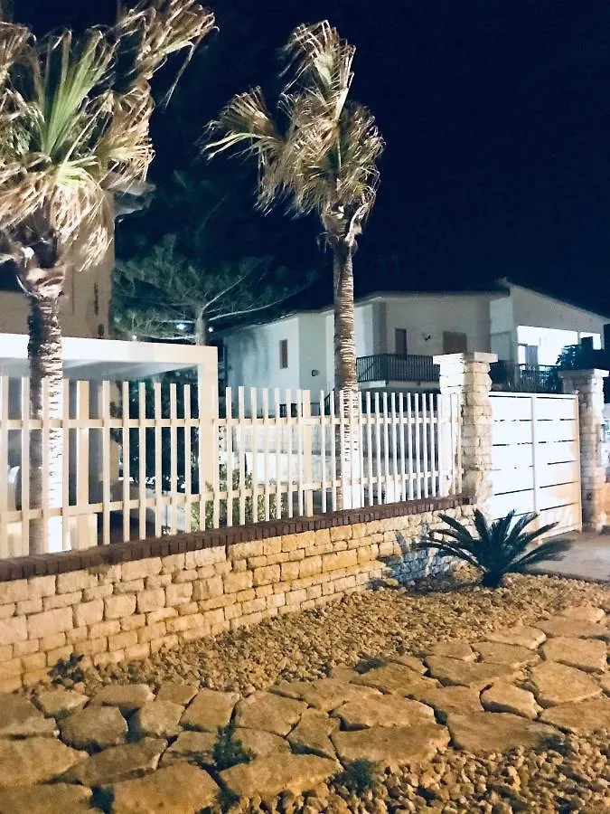 Casa Sulla Spiaggia Castellammare del Golfo 0*,